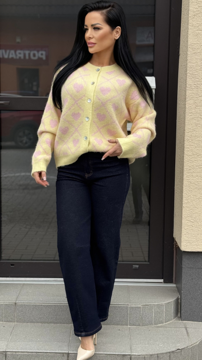 Žltý svetrík na gombíky